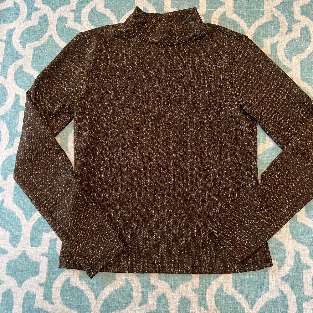 No Content Black & Gold MockNeck Long Sleeve Top